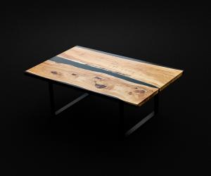 Mesa de madera con resinas epoxy